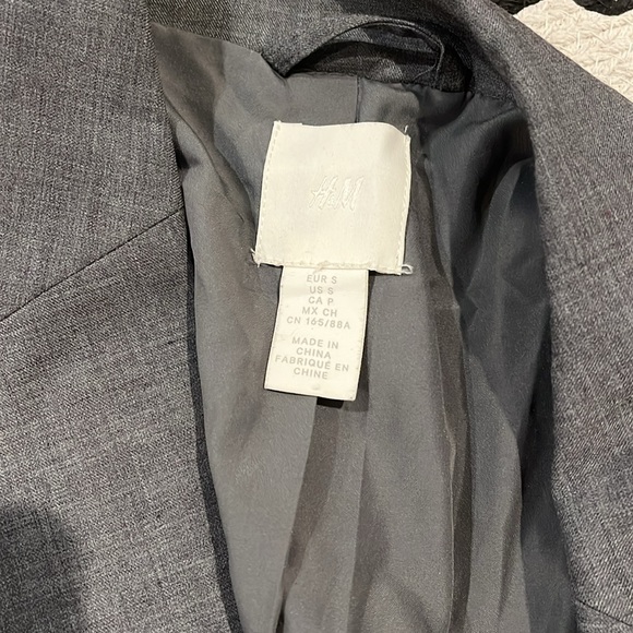 Blazer - Picture 2 of 2